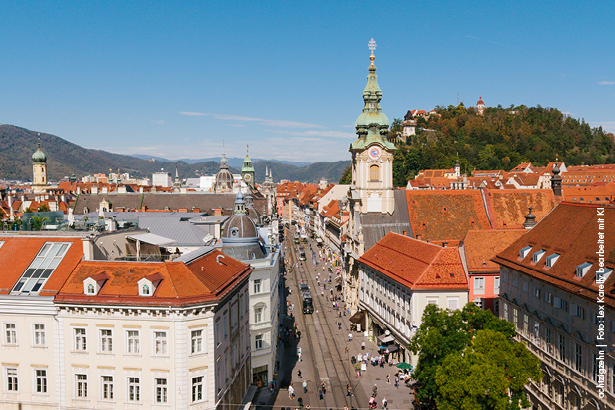 "Graz. Die schönste Shoppingmeile hat kein Dach." © Lex Karelly bearbeitet mit KI "Graz. Die schönste Shoppingmeile hat kein Dach."