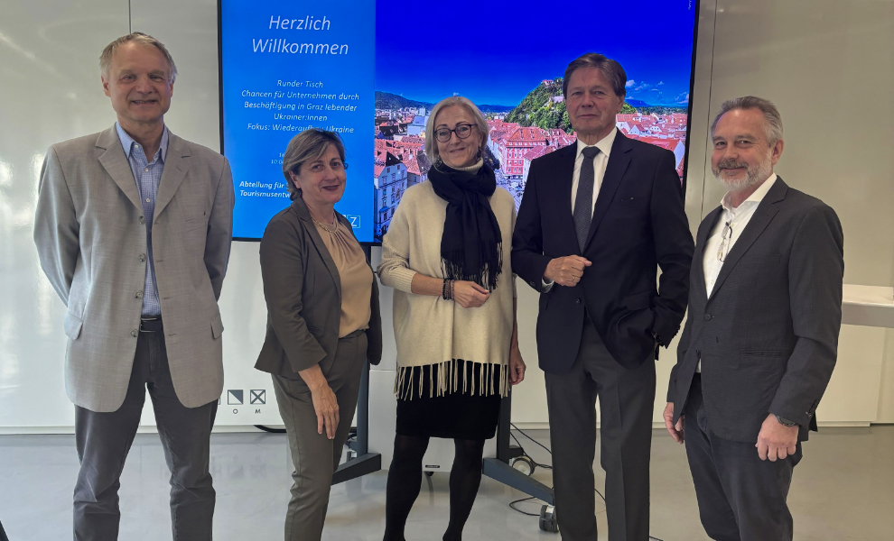 V.l.: Walter Slupetzky (Quintessenz), Andrea Darvishzadeh und Andrea Keimel (Abteilung für Wirtschafts- und Tourismusentwicklung), Regierungskoordinator für den Ukraine-Wiederaufbau DI Wolfgang Anzengruber und Stefan Kaltenegger (B-Mobility) © alle Fotos: Stadt Graz/KK V.l.: Walter Slupetzky (Quintessenz), Andrea Darvishzadeh und Andrea Keimel (Abteilung für Wirtschafts- und Tourismusentwicklung), Regierungskoordinator für den Ukraine-Wiederaufbau DI Wolfgang Anzengruber und Stefan Kaltenegger (B-Mobility)